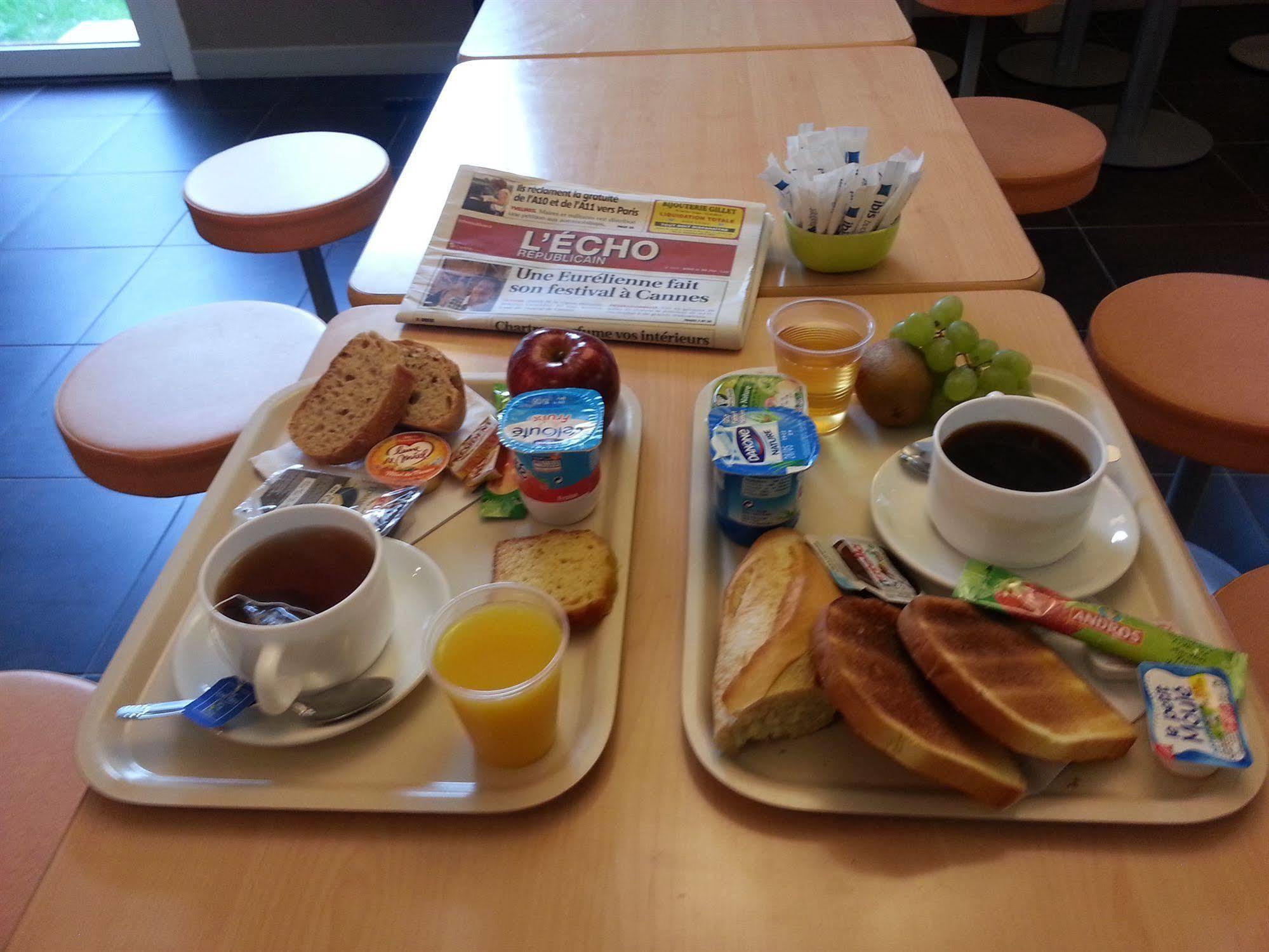 Ibis Budget Châteaudun Eksteriør billede
