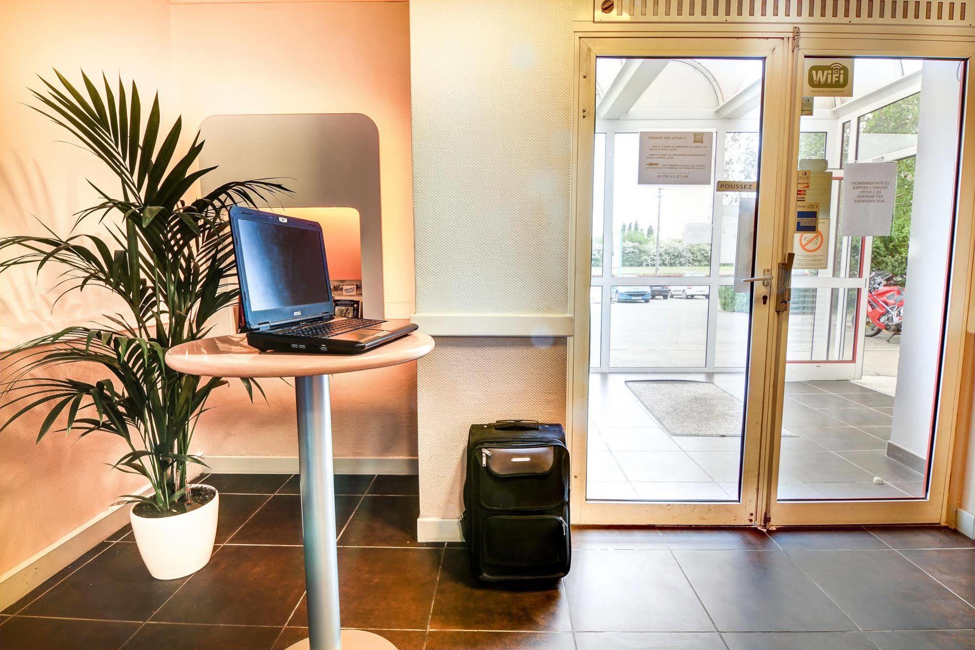 Ibis Budget Châteaudun Eksteriør billede