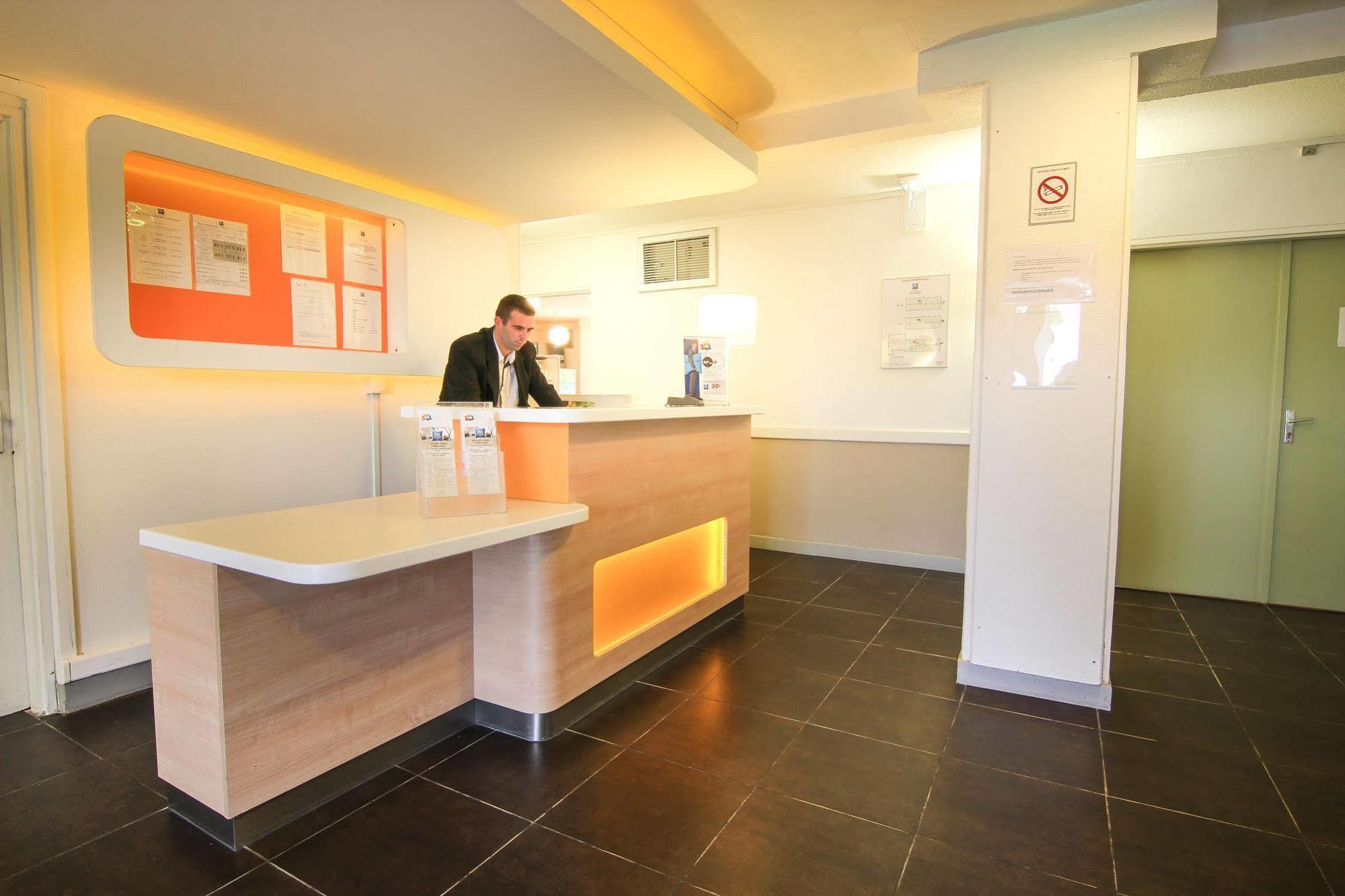 Ibis Budget Châteaudun Eksteriør billede