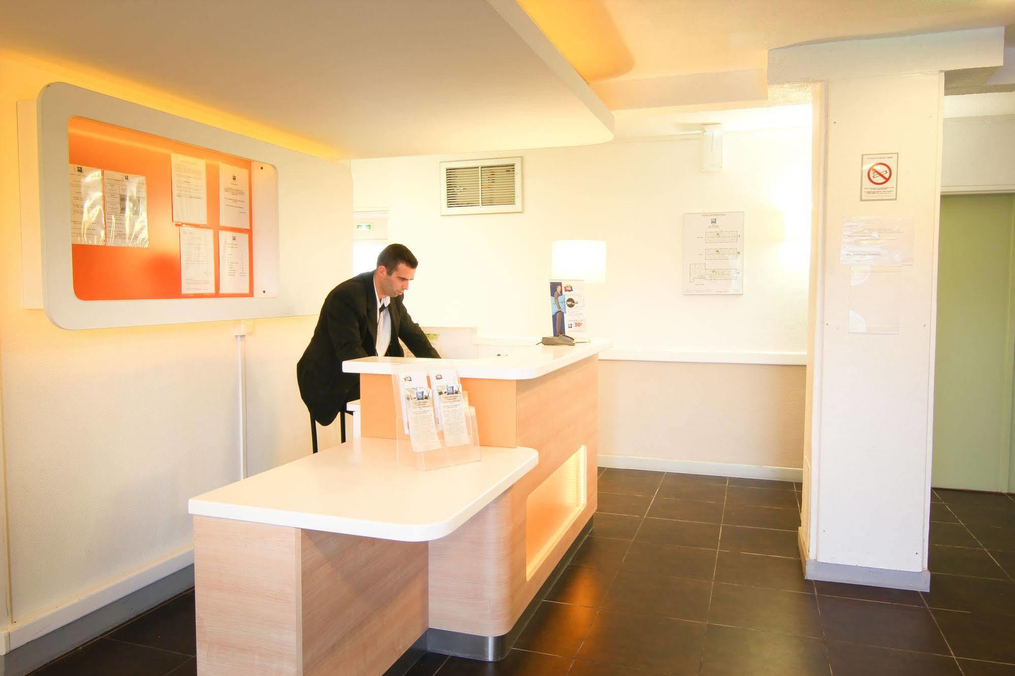 Ibis Budget Châteaudun Eksteriør billede